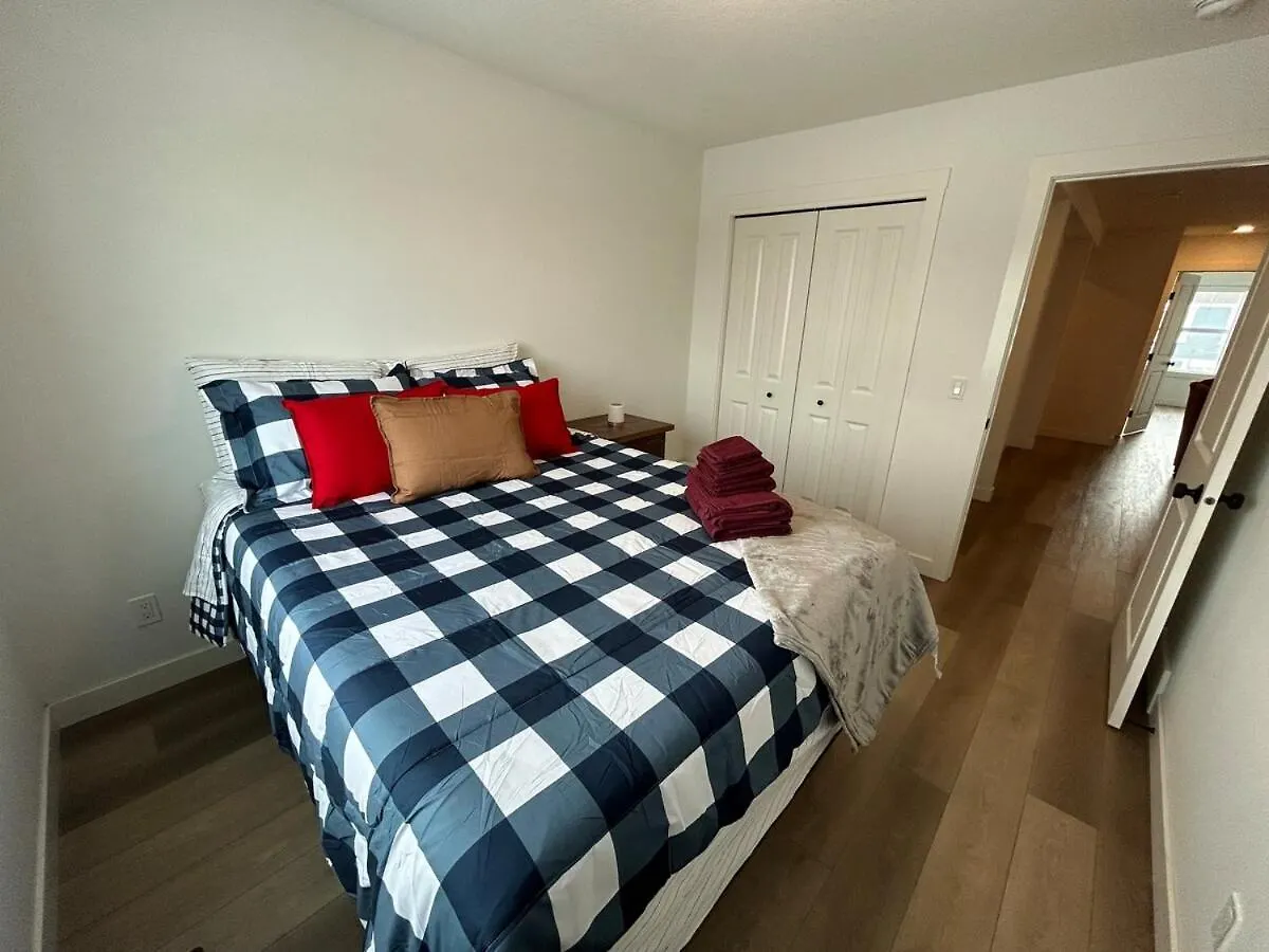 Seton Villas 5Bed Hse Including Basement & Kingbed Calgary