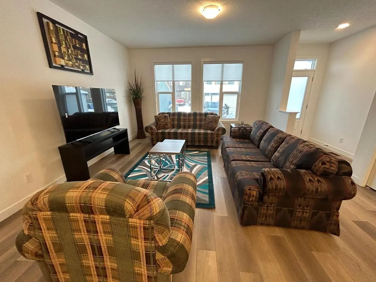 Seton Villas 5Bed Hse Including Basement & Kingbed Calgary