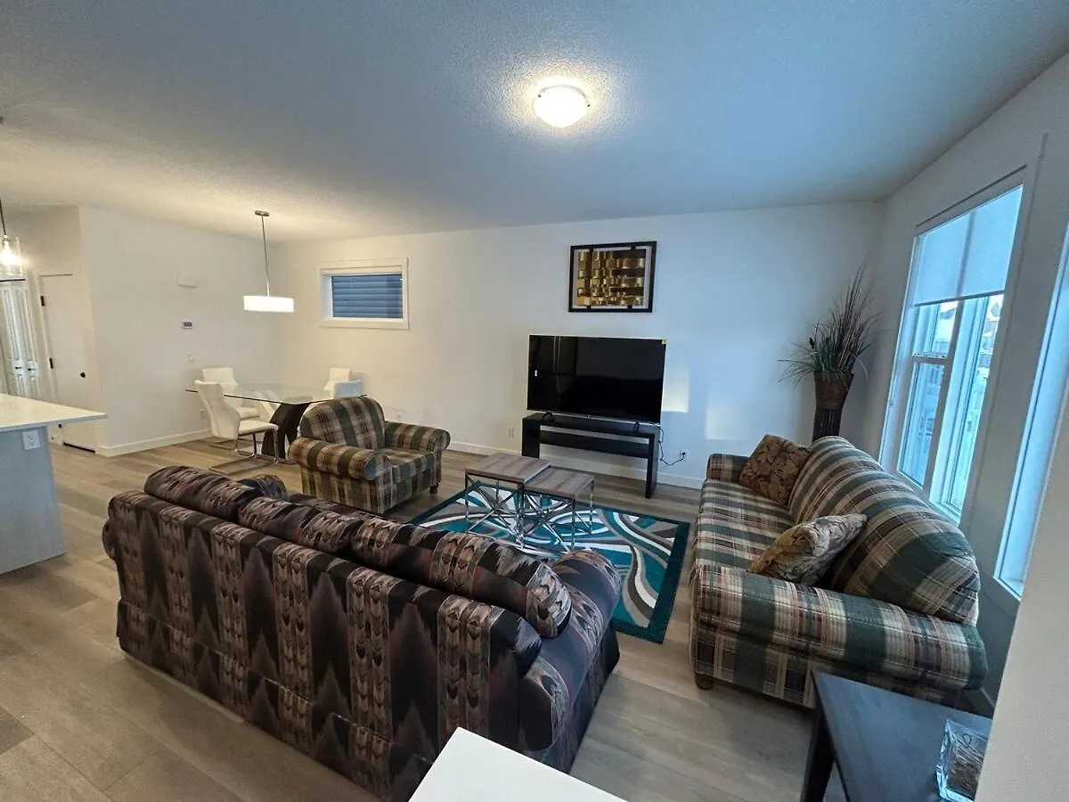 Seton Villas 5Bed Hse Including Basement & Kingbed Calgary