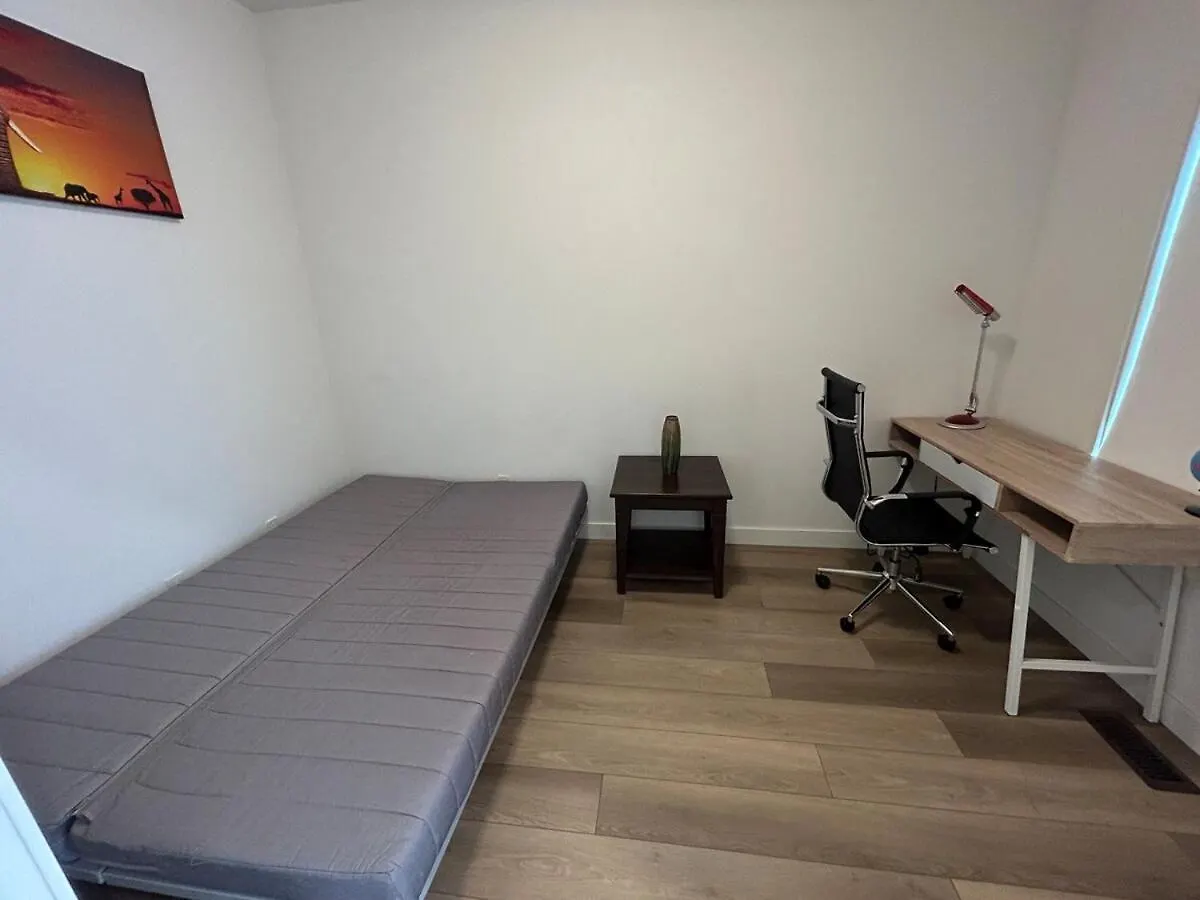 Seton Villas 5Bed Hse Including Basement & Kingbed YYC Сasa de vacaciones
