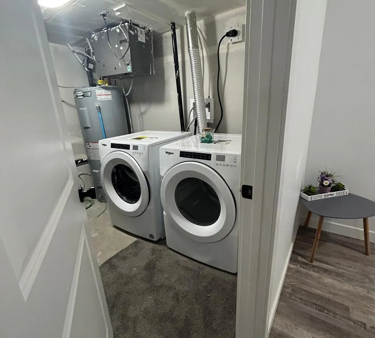 Seton Villas 5Bed Hse Including Basement & Kingbed YYC 0*,