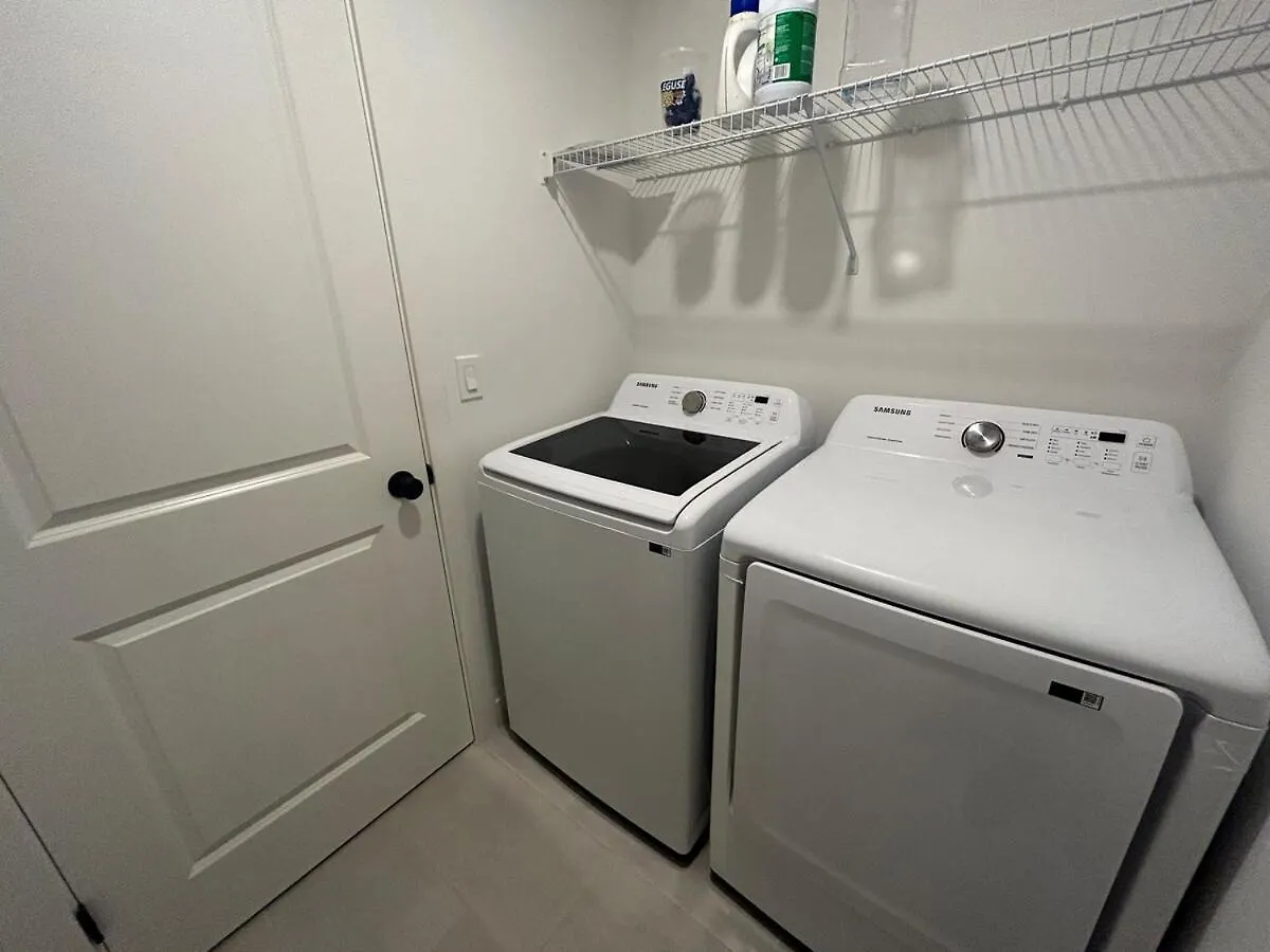 Seton Villas 5Bed Hse Including Basement & Kingbed Calgary Holiday home