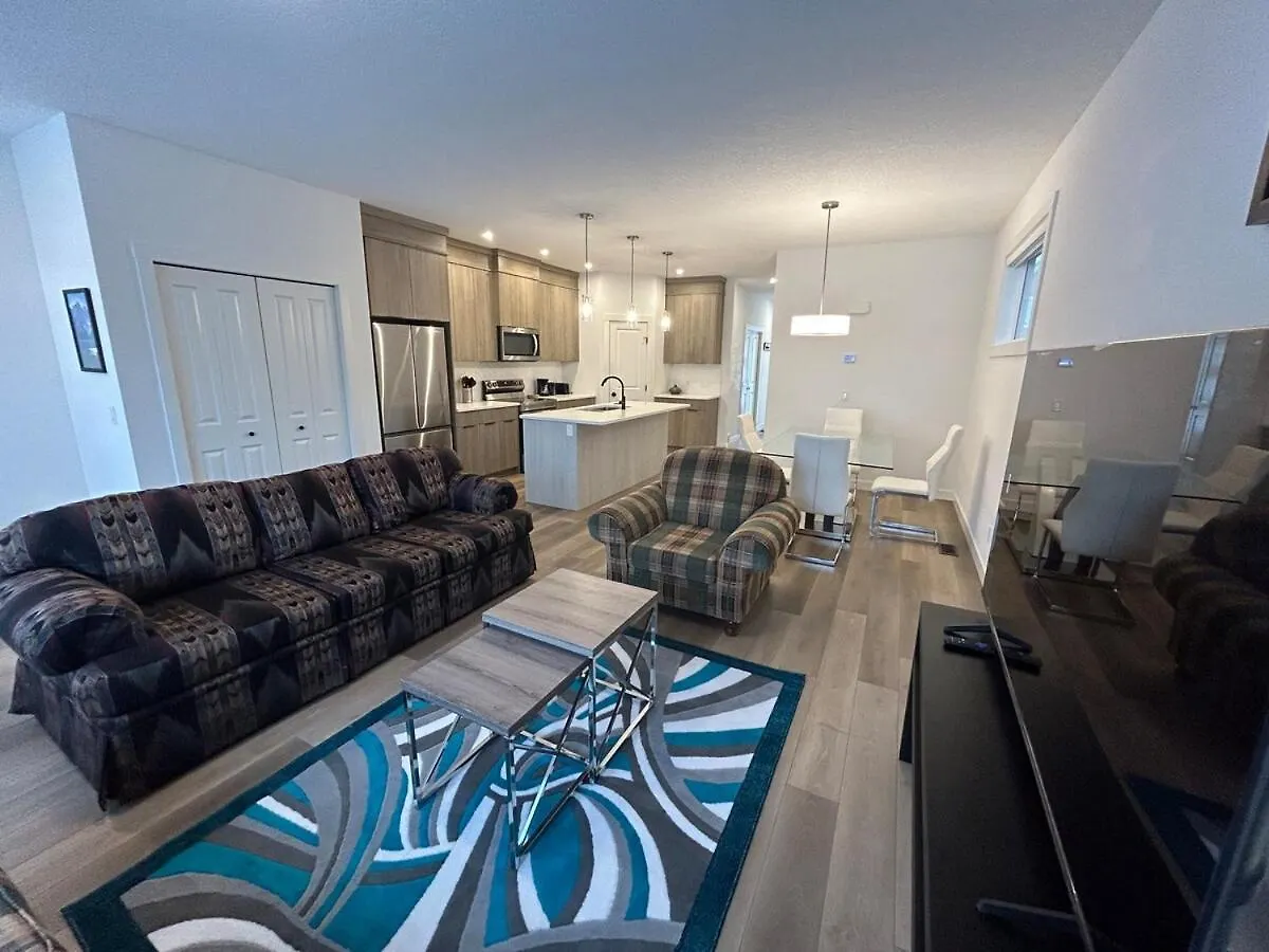 Seton Villas 5Bed Hse Including Basement & Kingbed location